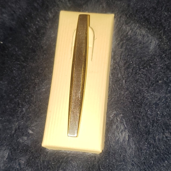 Geoffrey Beene Tie Clip - Picture 3 of 3